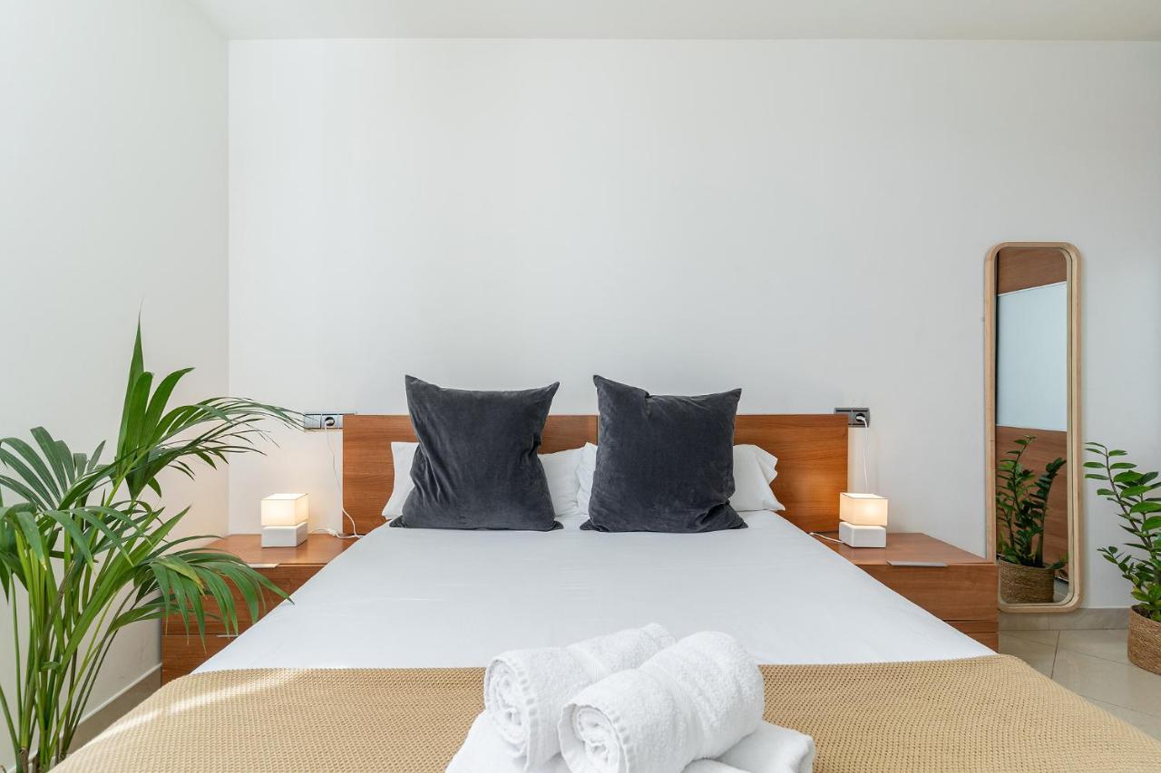 Monko On The Rock Apartment ตอร์เรโมลิโนส ภายนอก รูปภาพ