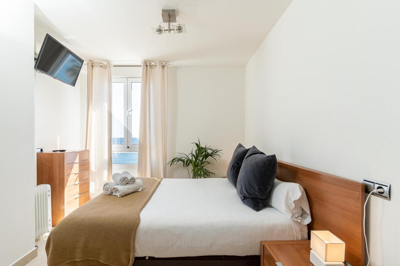 Monko On The Rock Apartment ตอร์เรโมลิโนส ภายนอก รูปภาพ